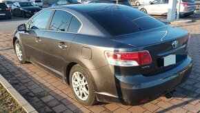 Toyota Avensis 2.0 - 3