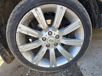 5x120 R20 275/40 R20 range rover - 3