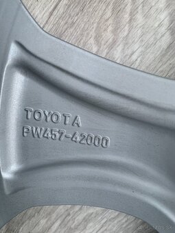 R17 ORIG. NEJETÁ ZIMNÍ KOLA TOYOTA RAV4 225/65/17 - 3