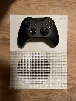 Xbox One S - 3