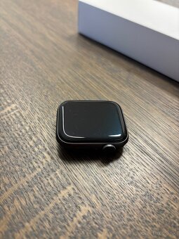 Apple Watch SE 44mm - 3