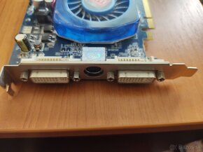 (04)  Grafická karta Sapphire HD3650 ATI Radeon - 3