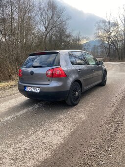 VW Golf 5 - 3