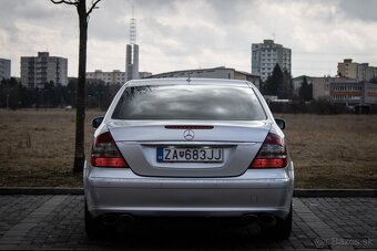 Mercedes-Benz E 500 4MATIC - 3