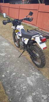 Suzuki DR 125 - 3