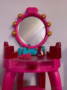 Detský kozmetický stolík Barbie - 3