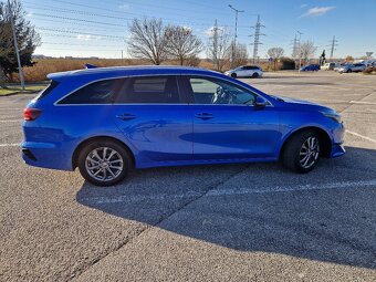 KIA Ceed SW 1.6 CRDi MHEV Gold, r.v. 05/2022 - 3