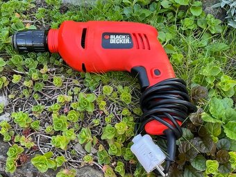 Okruzna pila Bosch,vrtacka Black Decker,vysavac listia a ine - 3