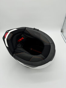 Helma Schuberth E2 velkost 65 - 3