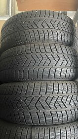 Predám zimné pneumatiky Pirelli Scorpion Winter 235/60 R17 - 3