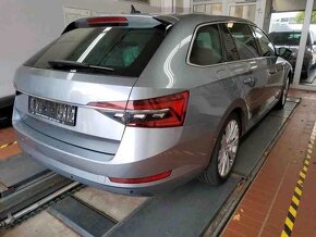 SKODA SUPERB COMBI STYLE 2.0 TDI DSG LANE KESSY ACC 2020 - 3