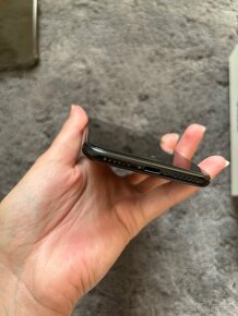 IPhone SE 2020 black - 3