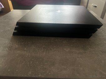 Playstation 4 pro - 3