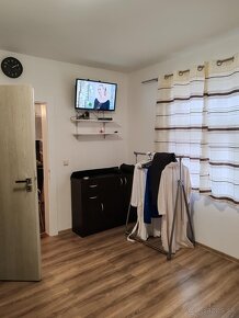 Prenájom 1-izbový apartmán v rodinnom dome v obci Chľaba. - 3