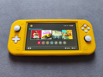 Takmer nové Nintendo Switch Lite v záruke - 3