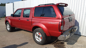 Nissan Navara 2.5TD hardtop červená - ND - 3