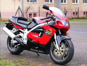 Suzuki GSX-R 750 SRAD - 3