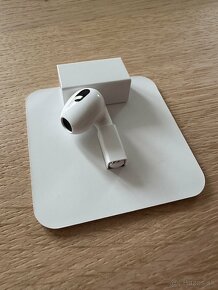 Original Apple Nahradne sluchadlo - Airpods 3gen. - 3