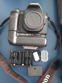 Canon EOS 40D battery grip - 3