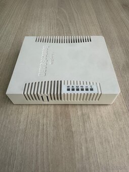 MikroTik RouterBOARD 260GS 5-portový - 3