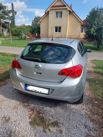 Predám OPEL ASTRA J ENJOY 5 DV 1,4 XER MT5 - 3