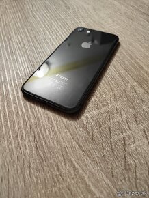 iPhone 8 / 256GB čierny pekný stav - 3