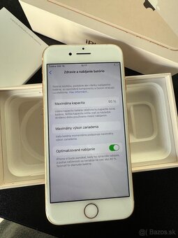 Apple iPhone 8 64GB Gold - 3