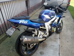 Yamaha R6 - 3