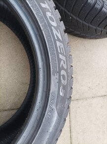 Predám zimné pneumatiky 245/45 R19 RUN FLAT - 3