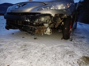 Predám v celku na náhradné dieli peugeot308 - 3