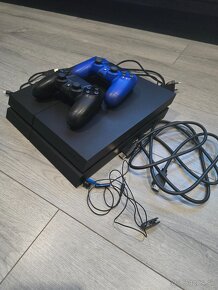 Playstation 4 - 3