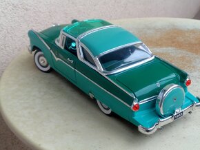 1:18 Ford Crown Victoria - 3