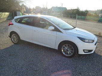 FORD FOCUS 1.0i  HATCHBACK  5 DV. - 3