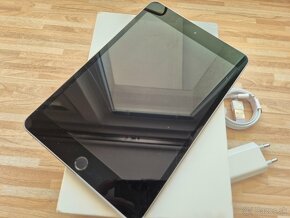 Apple iPad mini 4 16GB - 3