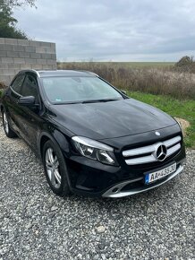 Mercedes GLA trieda 220d 4MATIC A/T - 3