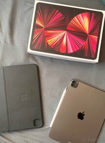 iPad Pro M1 11' 256GB + magic keyboard & apple pencil s náhr - 3