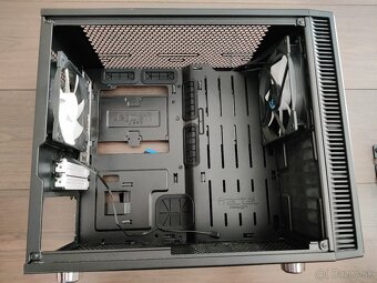 Predam skrinku Fractal Design Define Nano S - 3