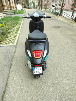 Vespa Primavera 50S - 3