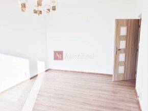 Predaj 2 izbový byt 64 m2 s balkónom v centre, Lipt. Mikuláš - 3