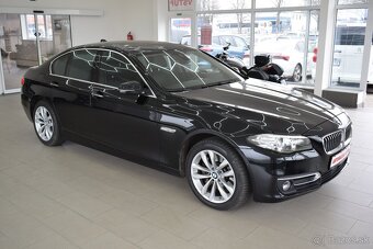 BMW Řada 5 3,0 530d xDrive Luxury Line - 3