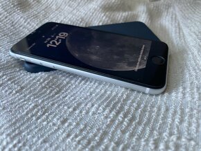 iPhone SE 2020 64GB - 3