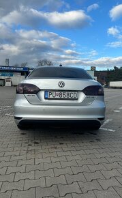 Volkswagen Jetta 2.0 TDI diesel - 3