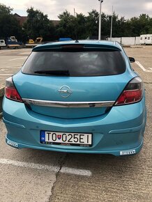 Opel Astra GTC OPC - 3