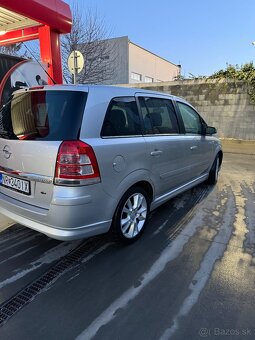 Predam Opel zafira 1.9 88kw rok 2008 nová STK a ek 7 miestne - 3