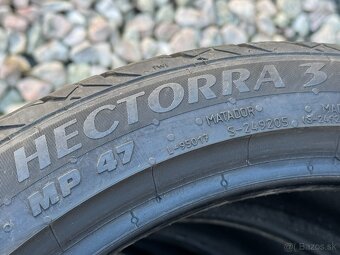 225/40 R18 - 3