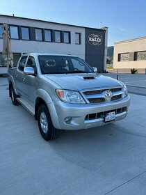 Predam toyotu hilux 3.0 diesel - 3