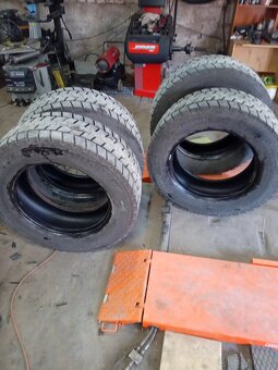 Predám nakladne pneumatiky 315/60r22.5 - 3