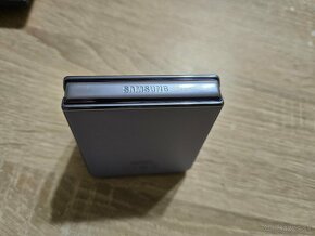 Samsung flip 4 v top stave bol velmi malo pouzivany vacsinu - 3