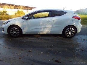 Predam krásnu Kiu Ceed Coupe len 73400 km - 3