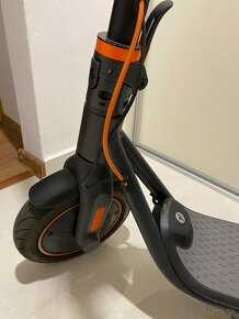 Ninebot Kickscooter F30E by Segway - 3